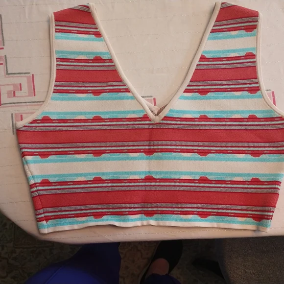 Bcbg crop top size large - Picture 2 of 2